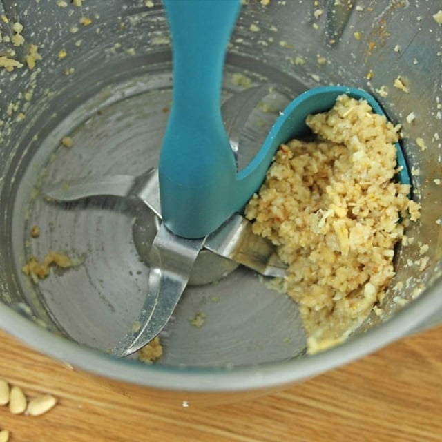 2-Pack: Rotary Scraper Rotating Spatula Scooping Portioning Food Processor