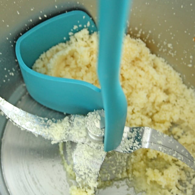2-Pack: Rotary Scraper Rotating Spatula Scooping Portioning Food Processor